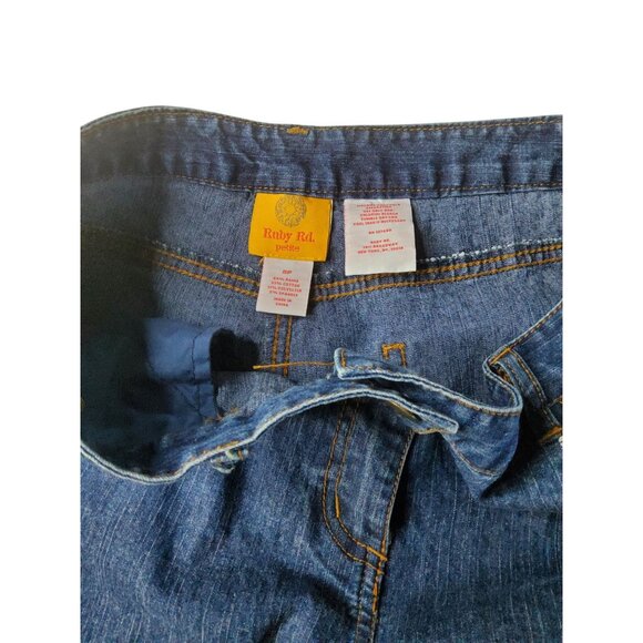 Ruby Rd. Womens Medium Denim Capri Jeans With Fringe Hem & Embroidery Accents - Picture 3 of 3